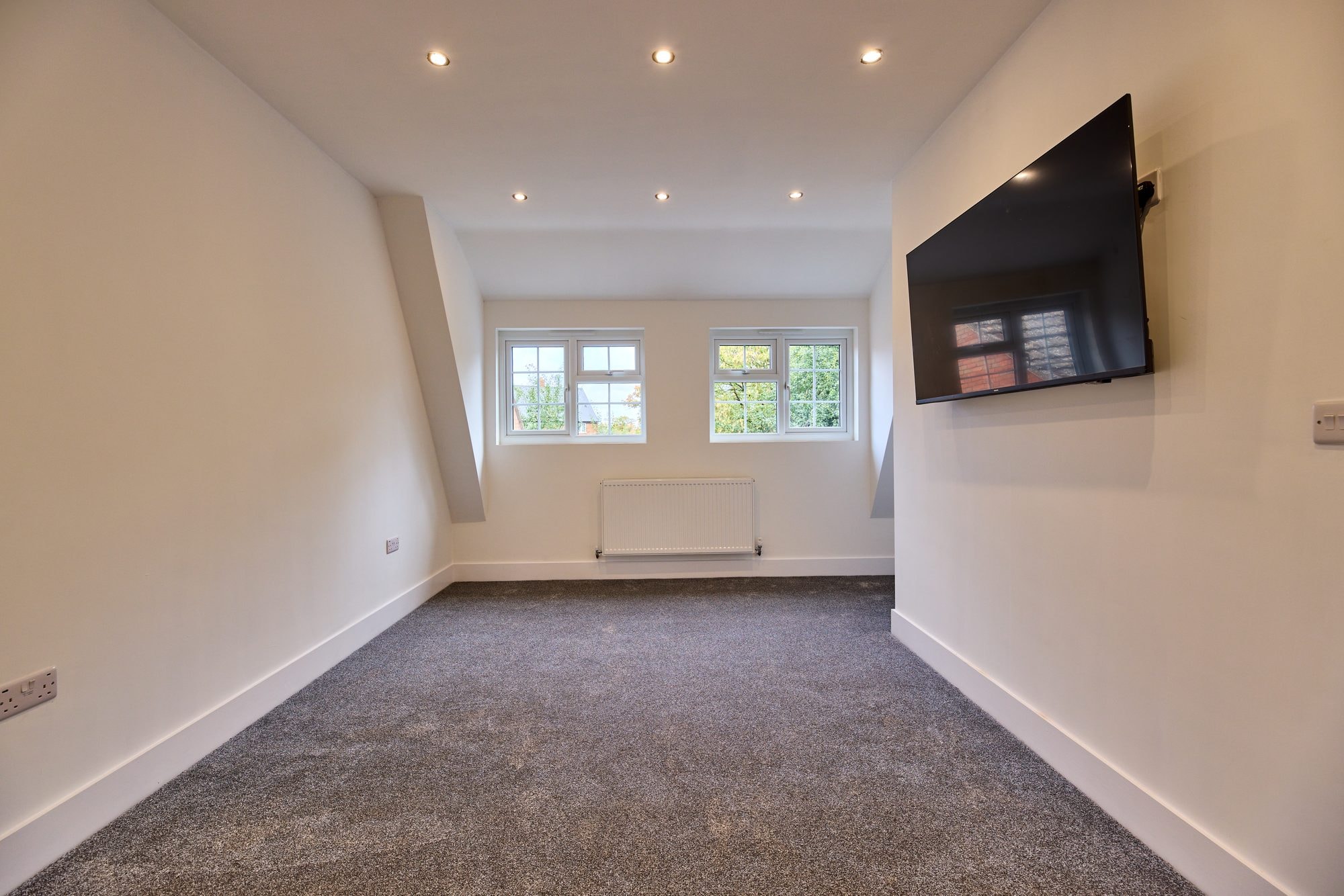 The renovated bedrooms, landing and shower room at the Old Timber Cottage in Stevenage by DNR Build (11 of 20)