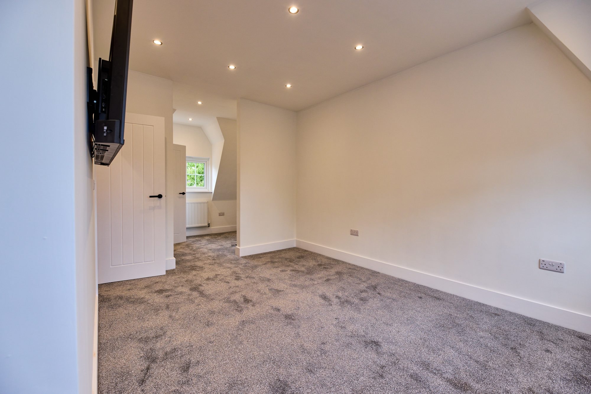The renovated bedrooms, landing and shower room at the Old Timber Cottage in Stevenage by DNR Build (14 of 20)