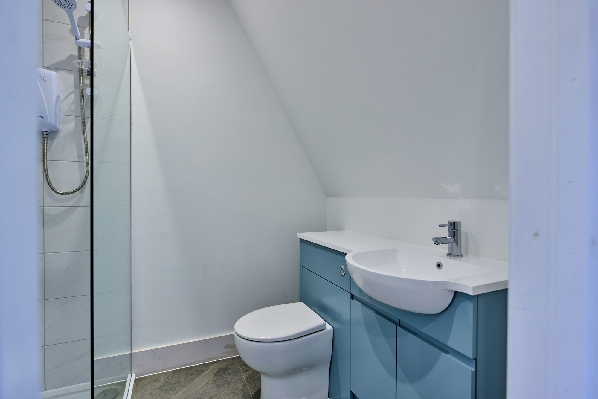 The renovated bedrooms, landing and shower room at the Old Timber Cottage in Stevenage by DNR Build (18 of 20)