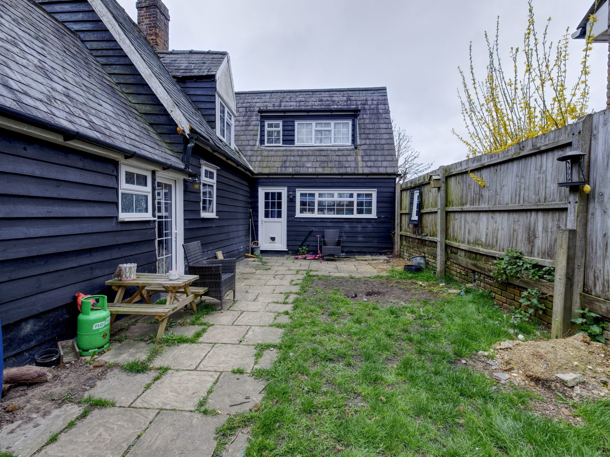 The Old Timber Cottage in Stevenage before its extension and renovation by DNR Build (8 of 13)