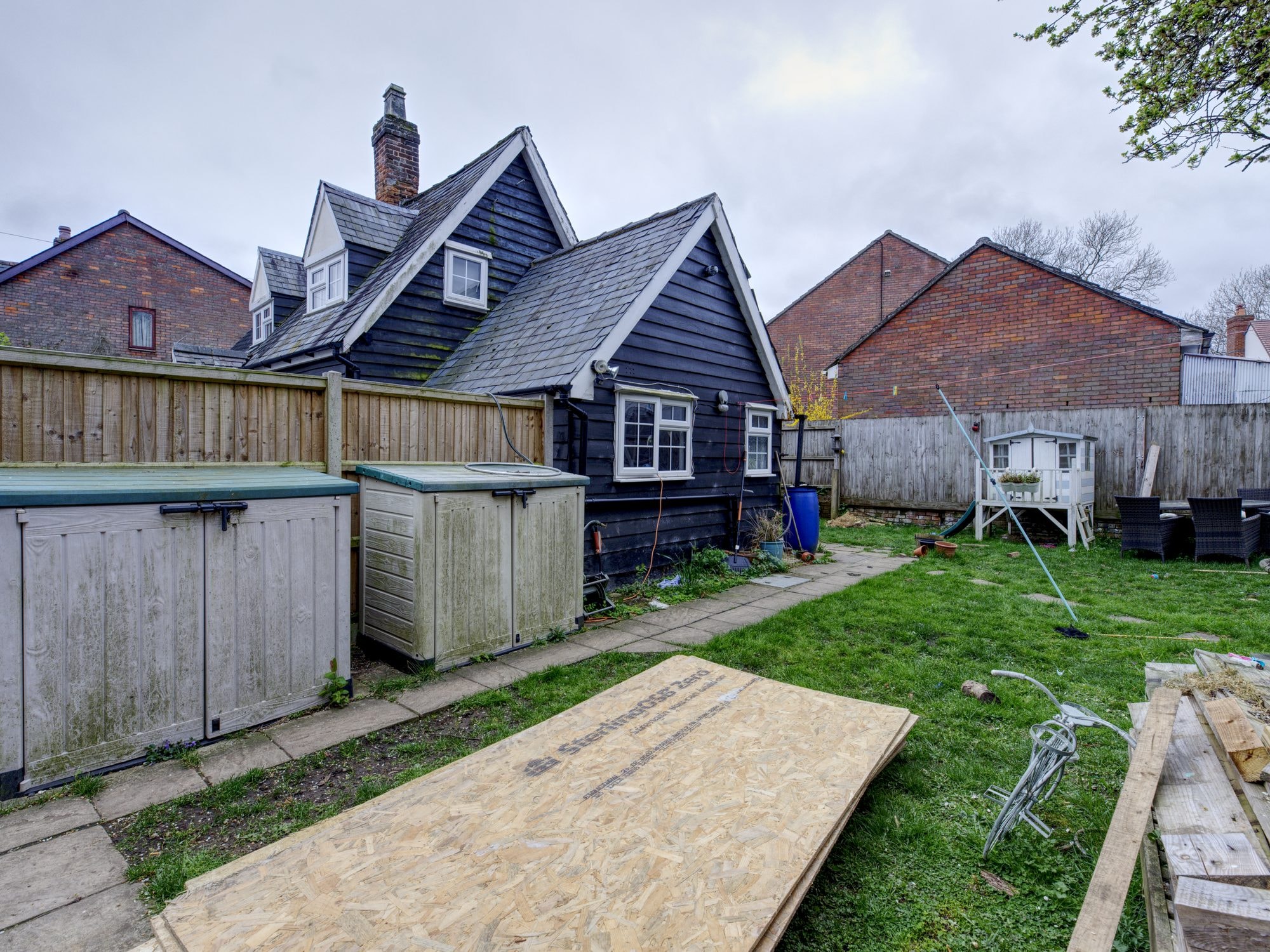 The Old Timber Cottage in Stevenage before its extension and renovation by DNR Build (9 of 13)