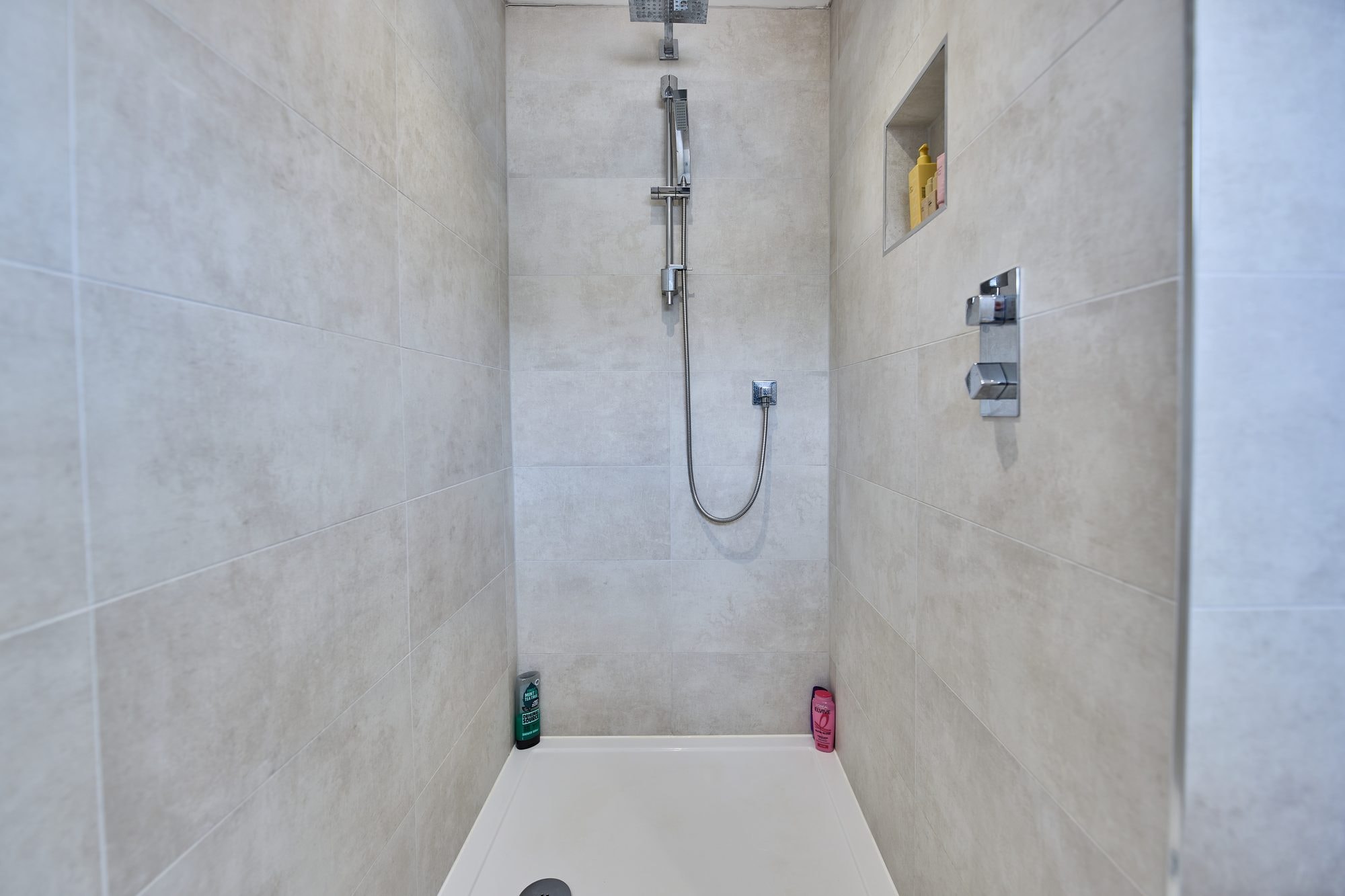 The finished bathrooms, cloakroom and utility room at the Stevenage home by DNR Build (9 of 13)