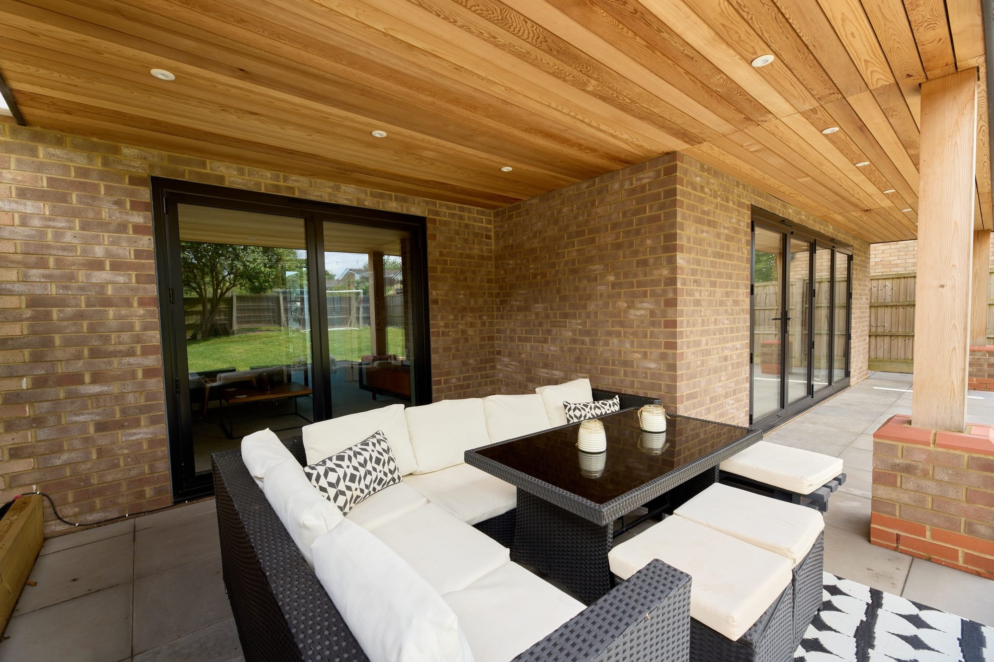 The finished cedar canopy, patio, garden and frontage at the Stevenage home by DNR Build (7 of 15)