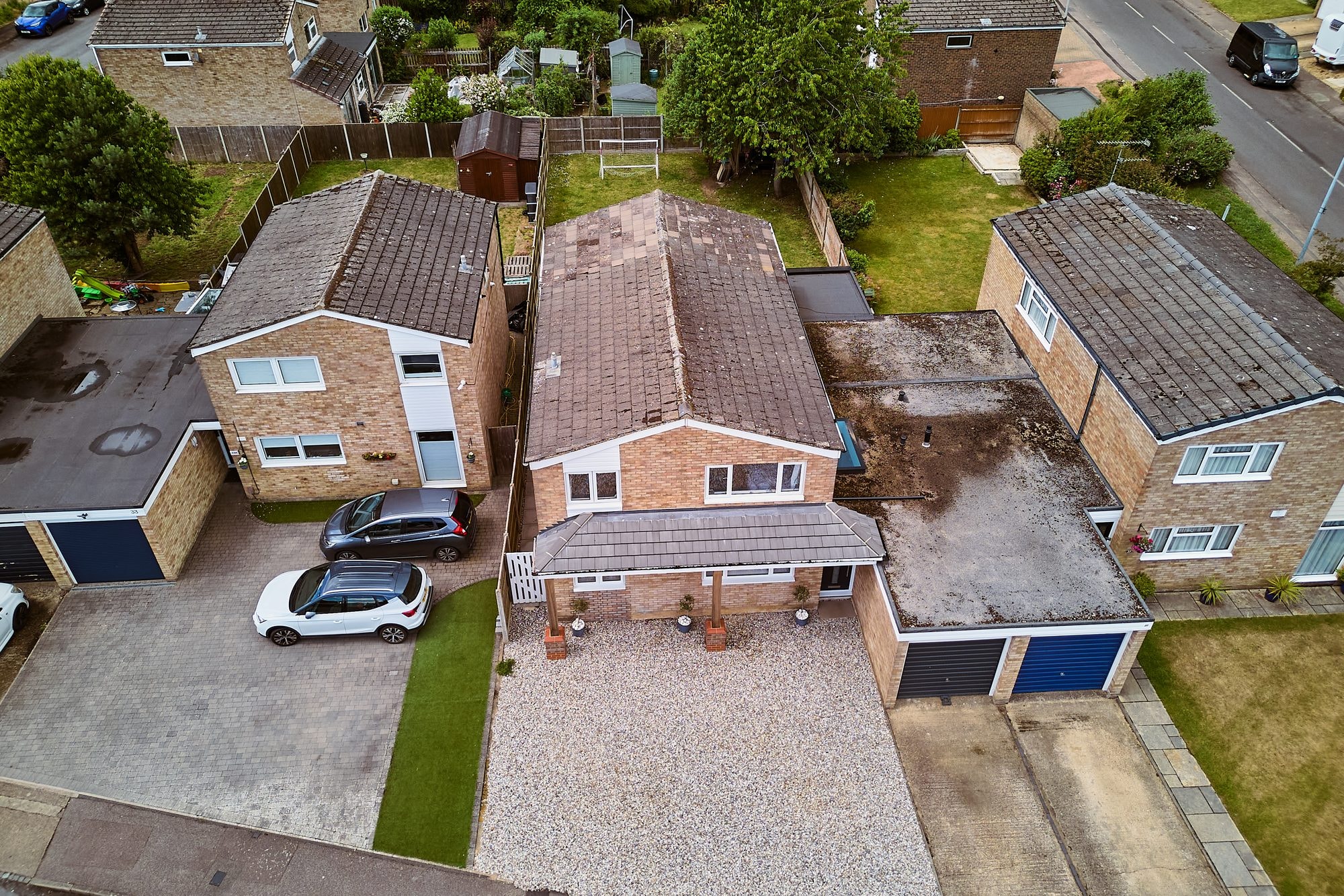 The finished cedar canopy, patio, garden and frontage at the Stevenage home by DNR Build (14 of 15)